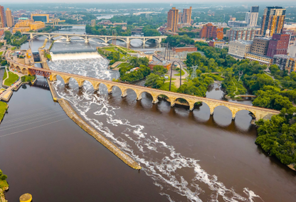 stone arch bridge over Mississippi river